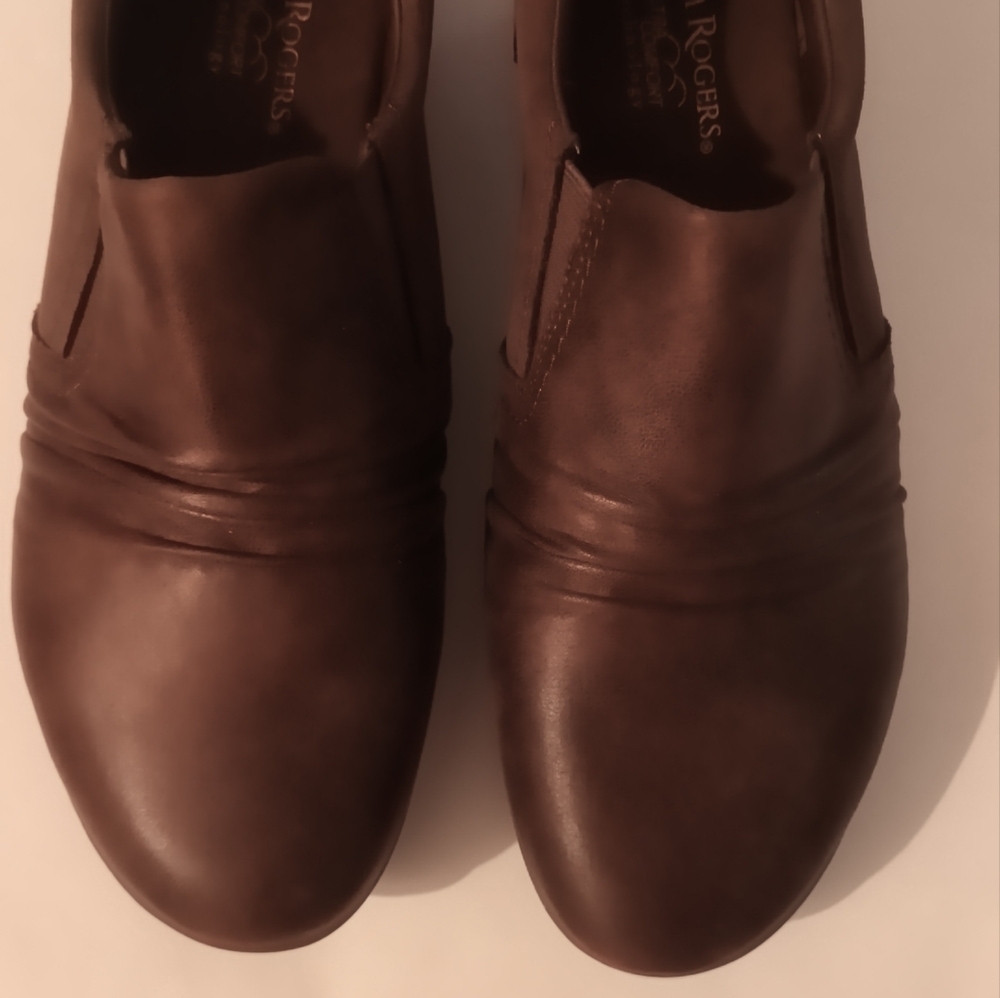 [5x$20]New Ultra Comfort Women Shoes / Size 9.5 Wide / Price Dropped!